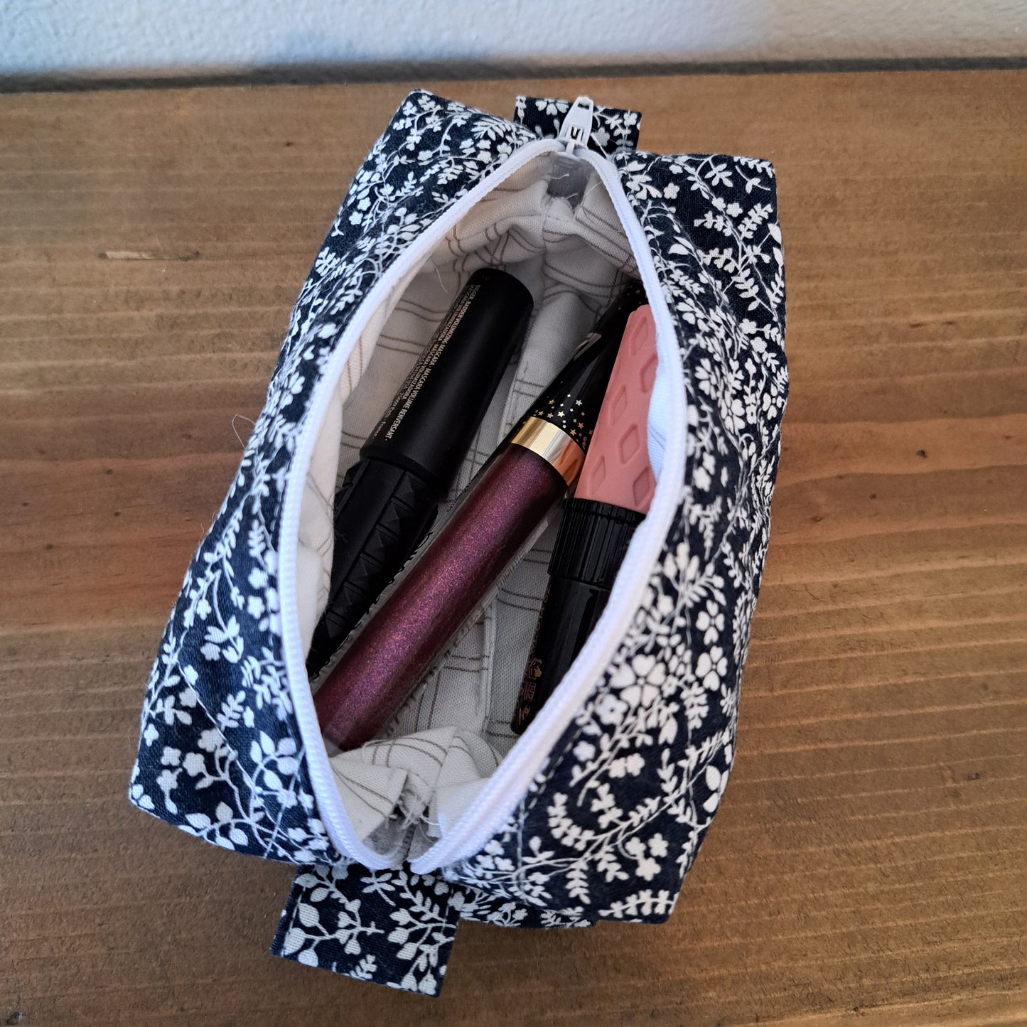 Dainty Navy & White Floral Bag - Small