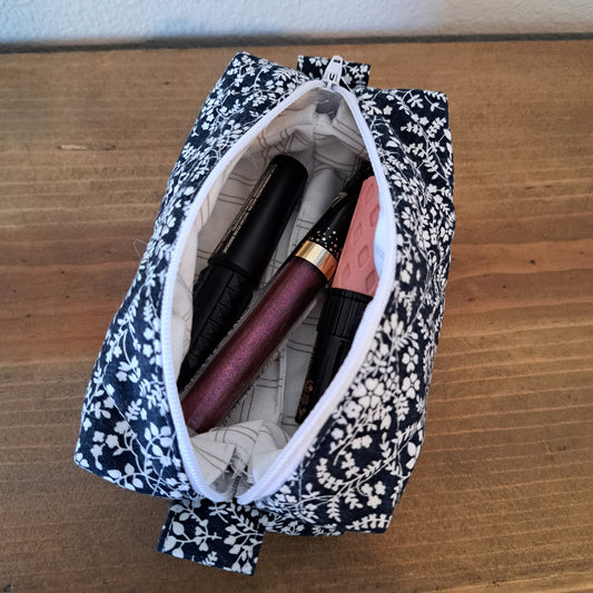 Dainty Navy & White Floral Bag - Small