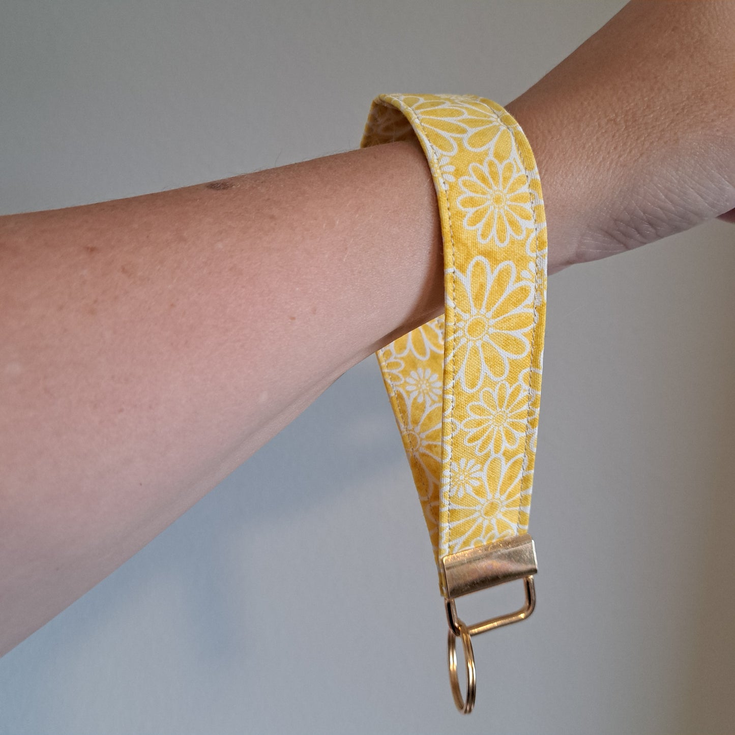Susan Wristlet - Yellow Flowers