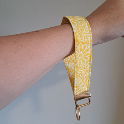 Susan Wristlet - Yellow Flowers